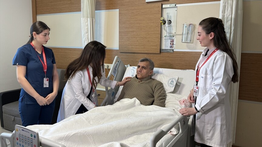Yara Bakım Hemşireleri Yataklı Hastalarda Basınç Yaralarını Önlüyor