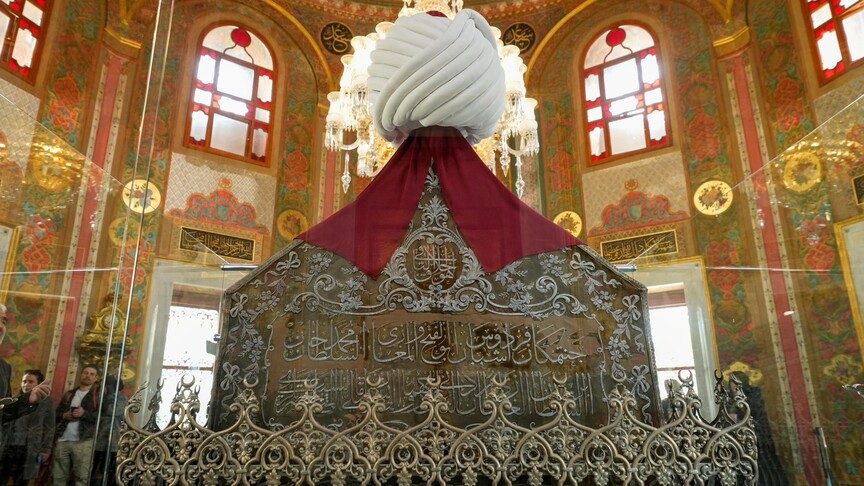 Fatih Sultan Mehmed, Vefatının 545. Yılında Kabri Başında Anılıyor