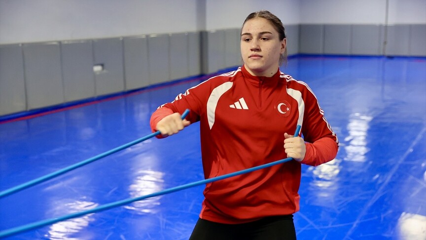 Beyza Nur Akkuş, Avrupa Güreş Şampiyonası'nda Madalya Kazandı