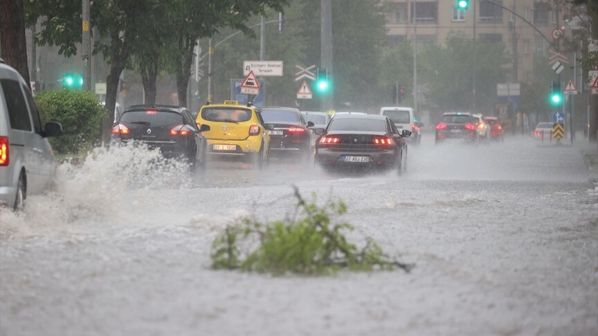 Gaziantep'te Sağanak: Günlük Yaşam Etkilendi