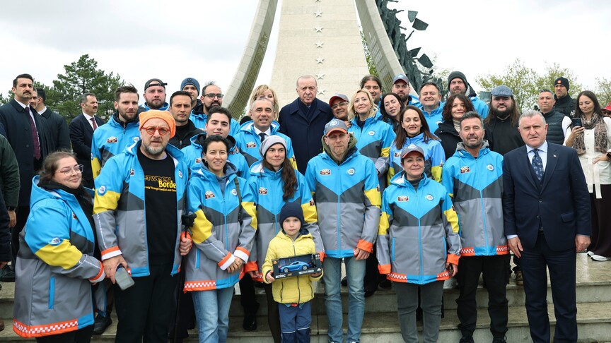 Cumhurbaşkanı Erdoğan İpek Yolu Rallisi'ni Uğurladı
