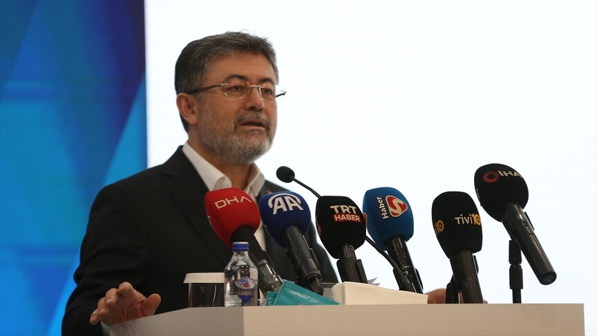 Bakan Yumaklı: Orman Yangınlarıyla Mücadelede 161 Hava Aracı
