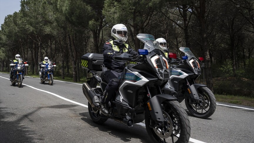 Jandarma ve Engelli Sporcu Trafik Kazalarını Önlemek İçin İşbirliği
