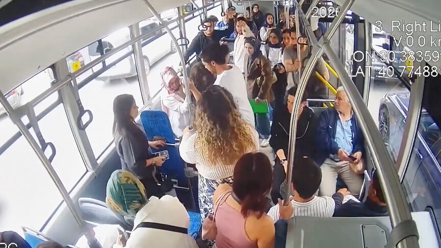 Sakarya'da Belediye Otobüsü ile Hastaneye Acil Müdahale