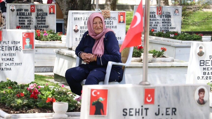 Şehit Anneleri, Anneler Günü'nde Evlatlarının Kabri Başında