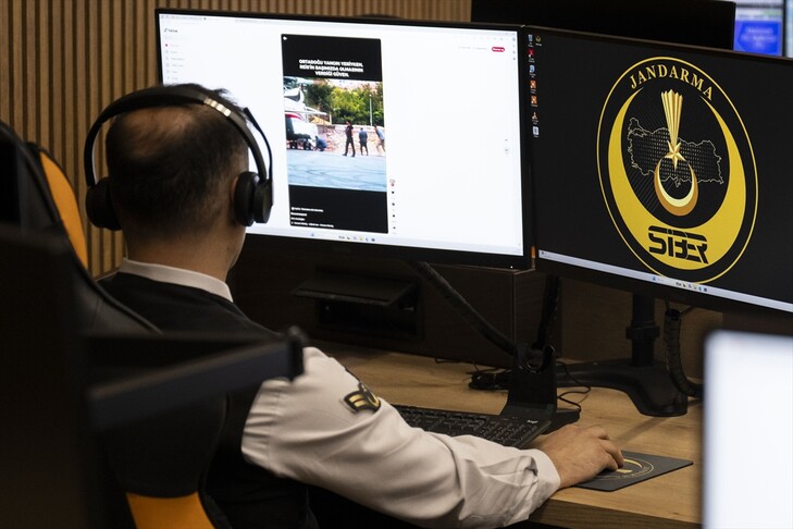 Jandarma'dan Ailelere Dijital Ayak İzi Uyarısı