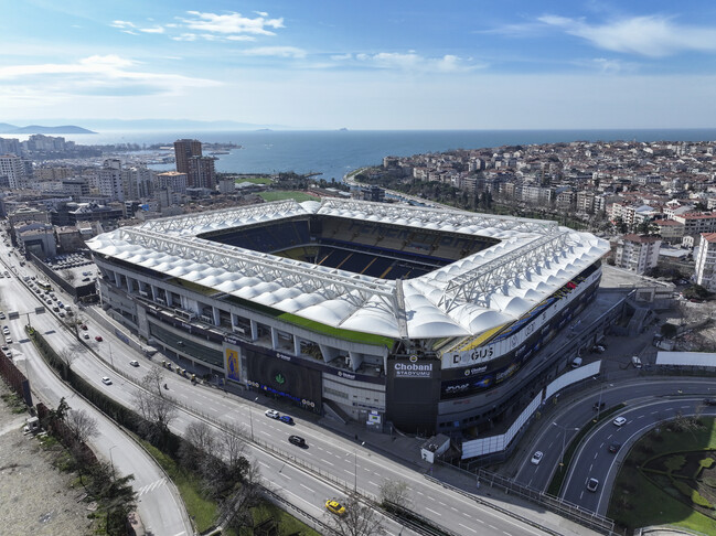 Fenerbahçe, Kadınlar ve Çocuklar İçin Ücretsiz Bilet Dağıtıyor