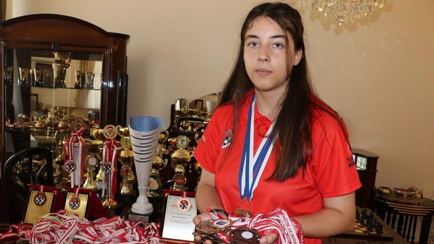 Avrupa Satranç Şampiyonu Beren, Büyük Usta Olma Yolunda İlerliyor