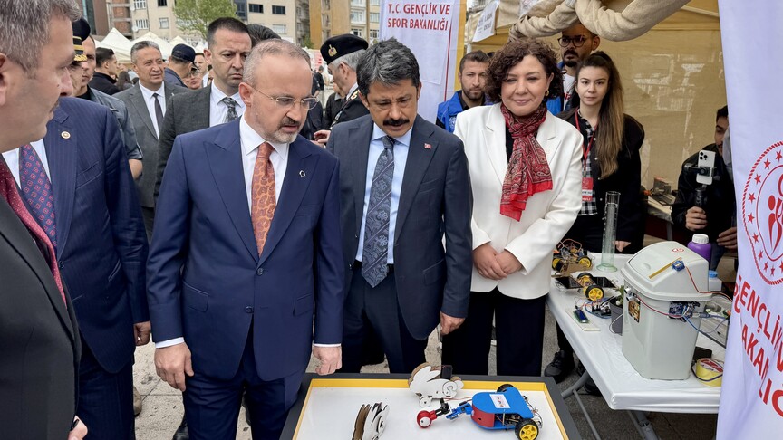 Kırşehir'de Bilim ve Teknoloji Şenliği Başladı