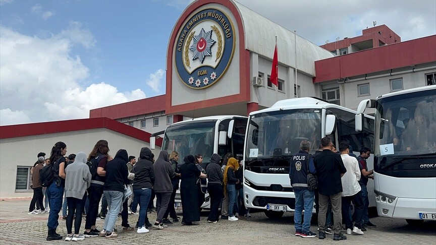 Adana'da Yasa Dışı Bahis Operasyonunda 154 Zanlı Adliyede