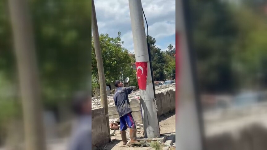 Havza'da Sel Felaketi: Jandarma Bayrağı Onurlandırdı