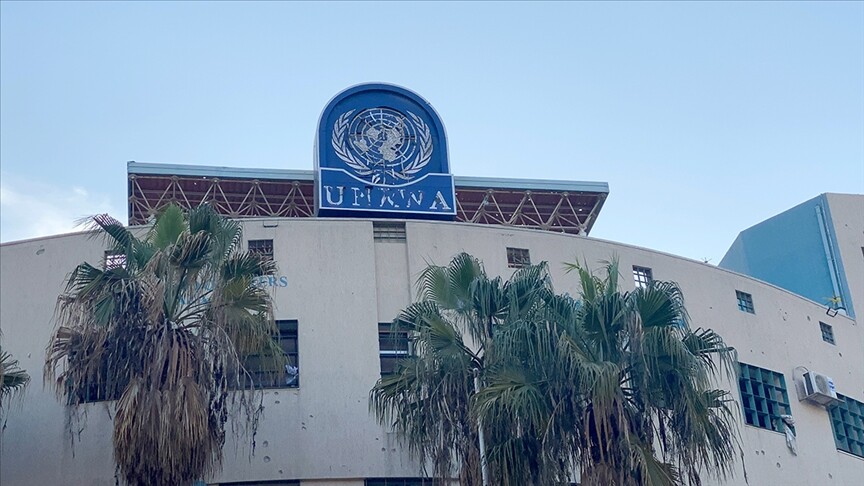 İsrail, Doğu Kudüs'te UNRWA Merkezini Kapatıyor