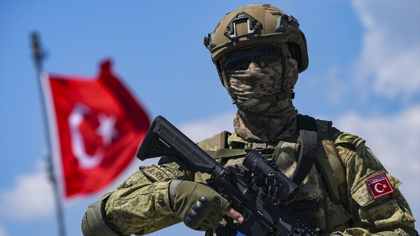 EFES-2026'da TCG Anadolu'nun Amfibi ve Hava Gücü Sergilendi
