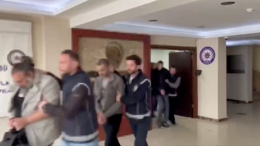 İstanbul'da Kırmızı Bültenle Aranan 14 Şüpheli Yakalandı