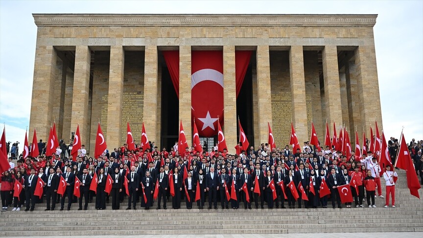 81 İlden Gençler, 19 Mayıs'ta Anıtkabir'i Ziyaret Etti