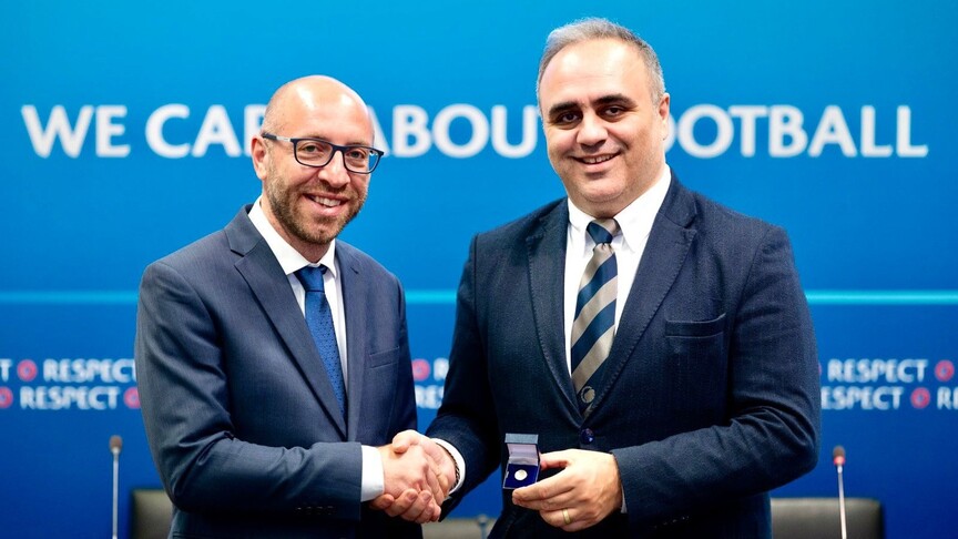 TFF Üyesi Aküzüm, UEFA Toplantısında Genç Futbola Destek Verdi