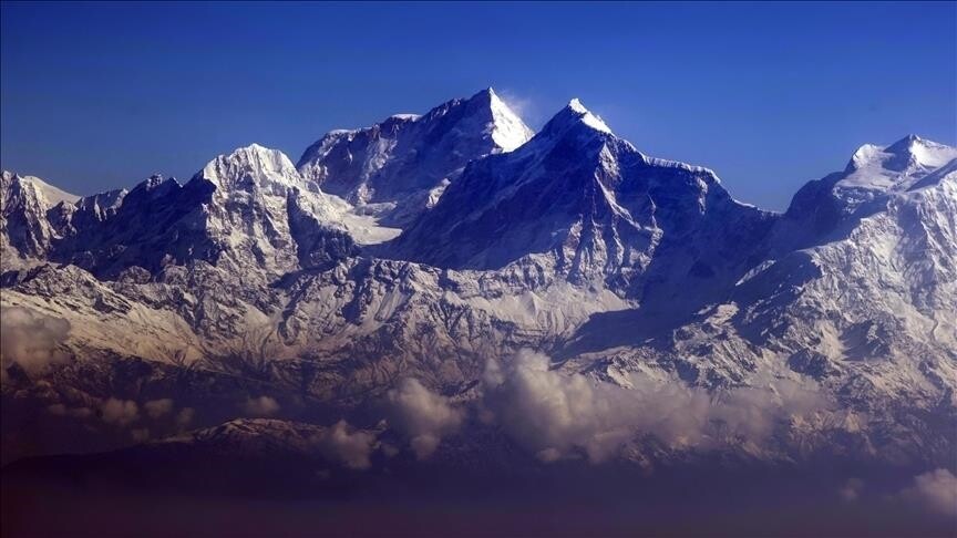 Everest Dağı'nda Günde 274 Dağcı Zirveye Ulaştı