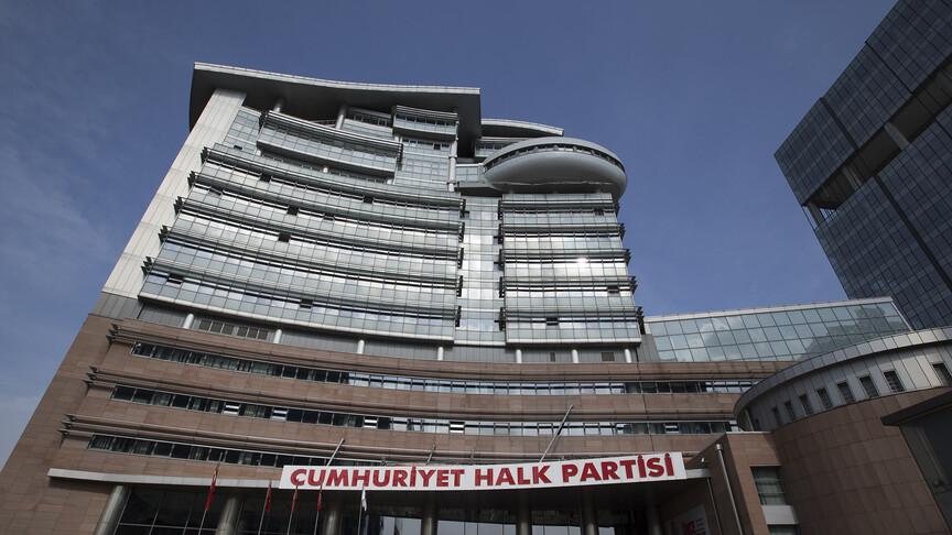 CHP Kurultay Davasında Özel ve Yönetim Görevden Uzaklaştırıldı