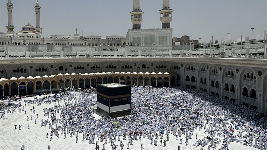 Hacı Adayları Kabe'de Son Cuma Namazını Kıldı