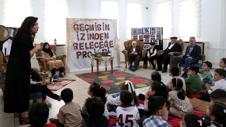Anaokulu Öğrencileri, Yaşlılardan Kültürel Değerler Ediniyor