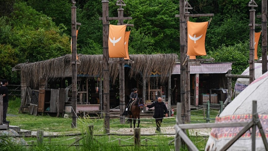 Bozdağ Film Platoları'nda 'Diriliş Ateşi' ile Bayram Coşkusu