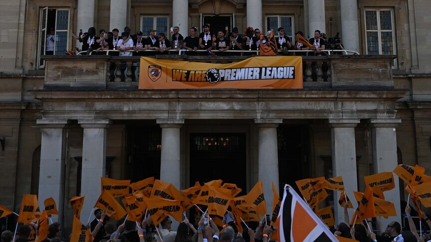 Hull City, Premier Lig Geçişini Taraftarlarıyla Kutladı