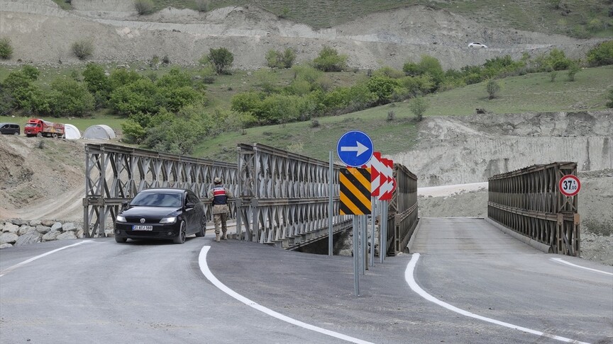 Hakkari-Van kara yolundaki ulaşım sorunu aşıldı