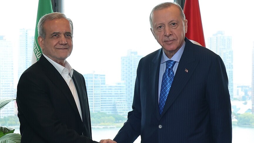 Cumhurbaşkanı Erdoğan, İran Cumhurbaşkanı ile Görüştü