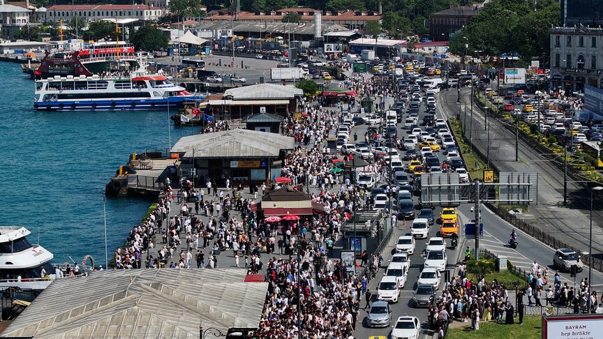 İstanbul'da Bayram yoğunluğu: Tarihi ve turistik yerlere ilgi arttı