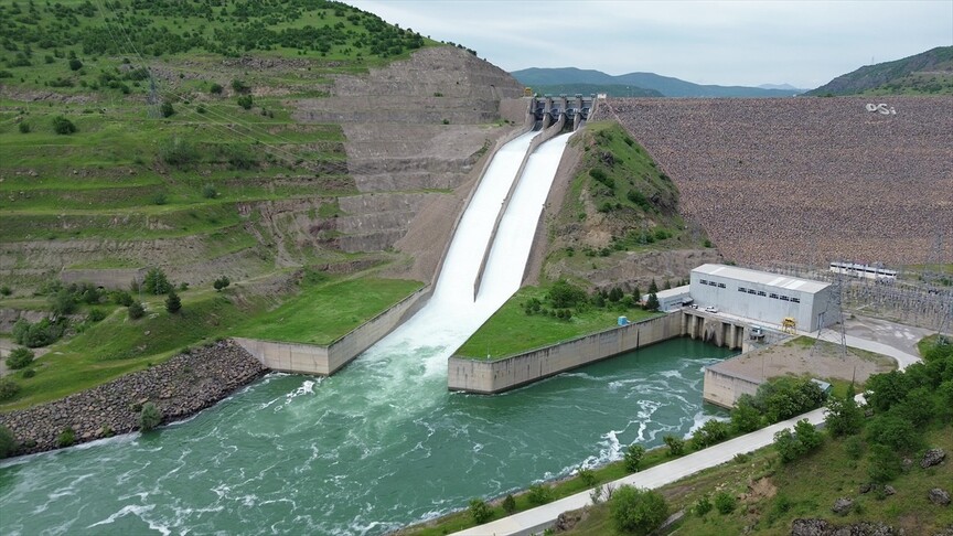 Elazığ'daki Barajlarda Su Tahliye Çalışmaları Başladı