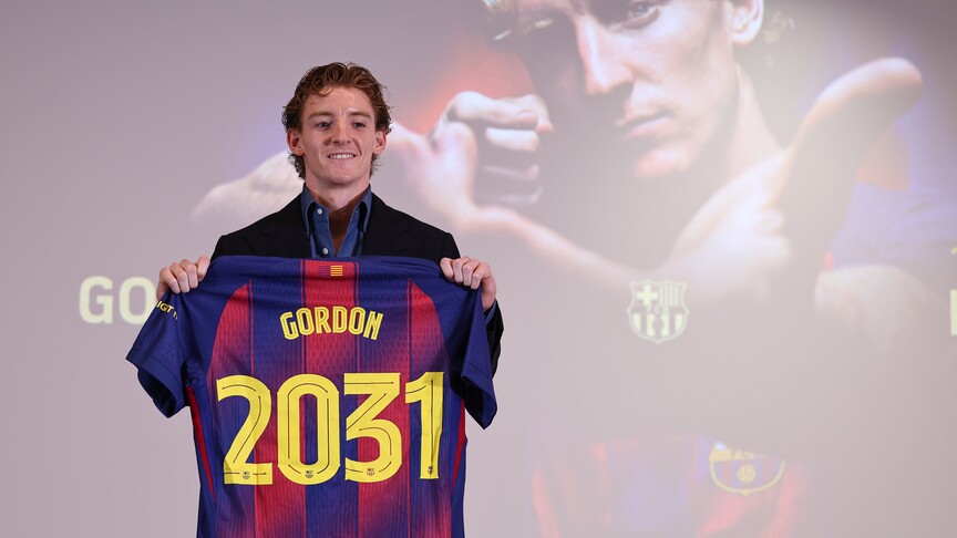 Barcelona, Anthony Gordon'u Kadrosuna Kattı