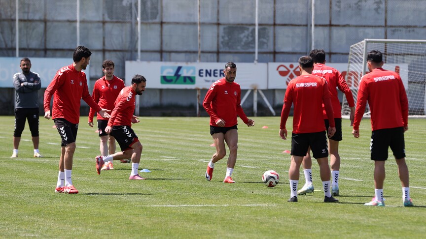 Sivasspor'da Yönetim Arayışı Derinleşiyor