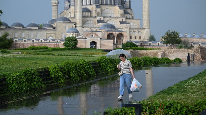 Edirne'de Gök Gürültülü Sağanak Hayatı Olumsuz Etkiledi