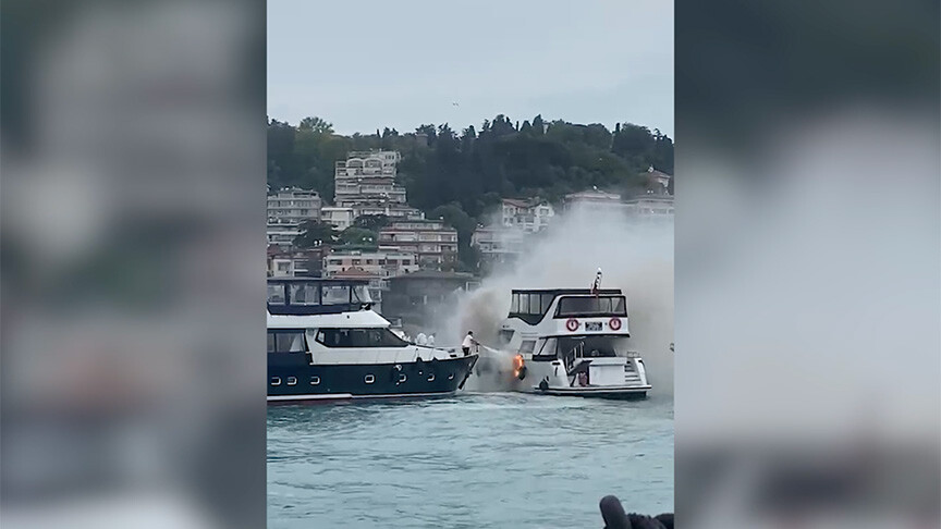 Beşiktaş'taki Tekne Yangını, Hızla Kontrol Altına Alındı