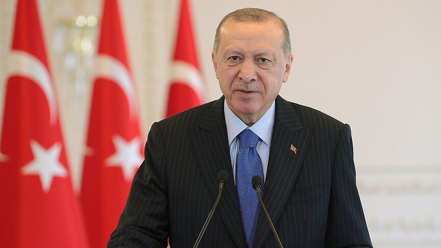 Erdoğan 10. Torununu Kucağına Aldı