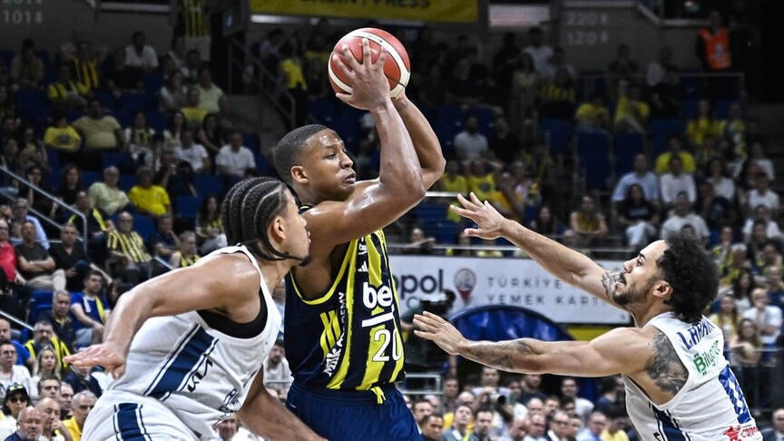 Fenerbahçe Beko, Anadolu Efes'i Zorlu Maçta Yendi