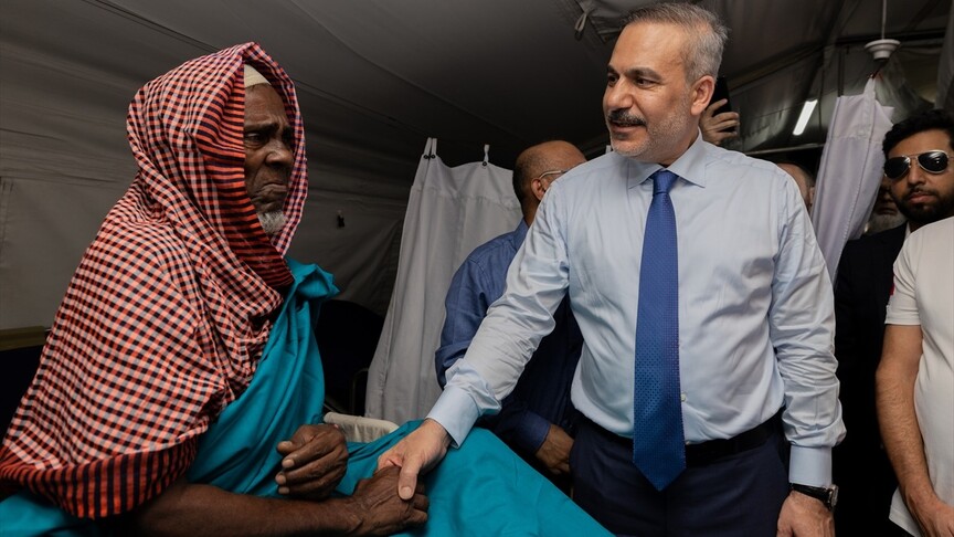 Bakan Fidan, Cox's Bazar'daki Mülteci Kamplarını Ziyaret Etti