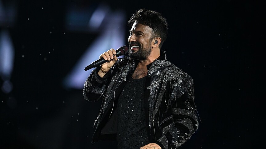 Tarkan, Koç Holding'in 100. Yıl Kutlamalarında Ankara'da Konser Verdi