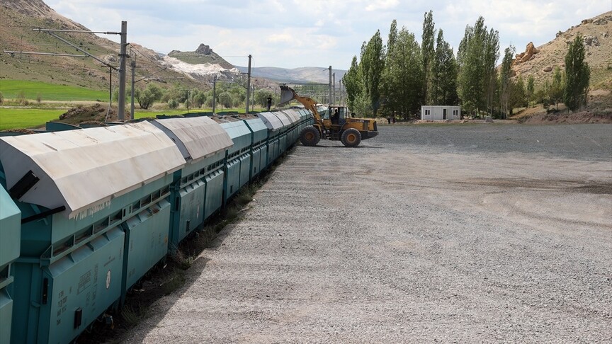 Sivas'ta Tecer Dağı'ndan Taş Taşıma Maliyeti Düşüyor
