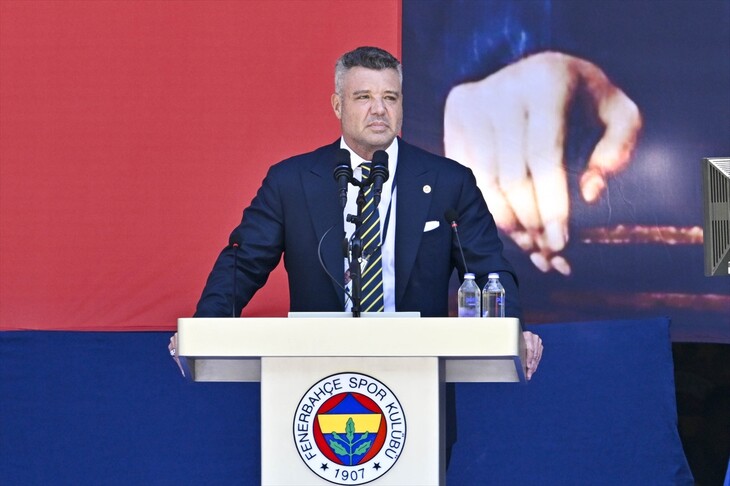 Fenerbahçe'nin Kupa Başarısı ve İstifa Dönemi