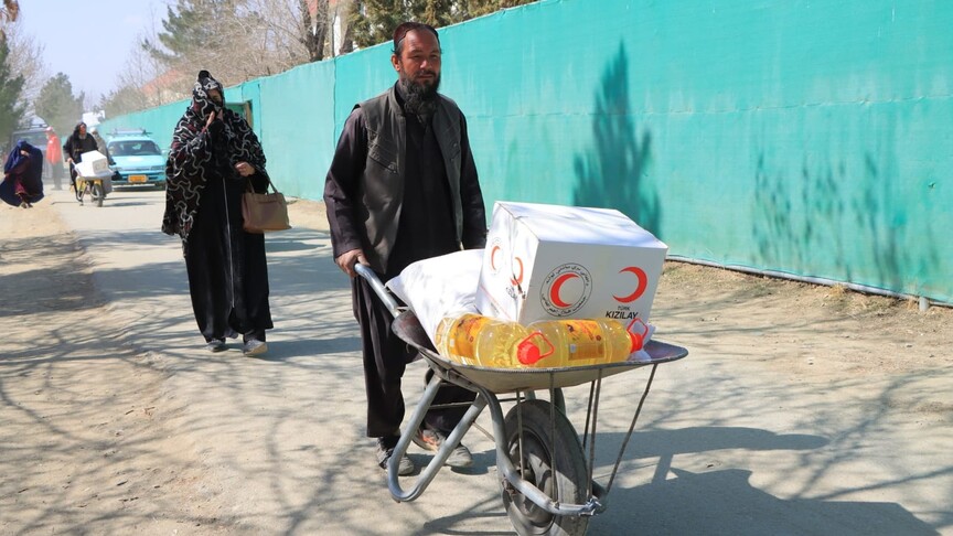 Afganistan'da 21,9 Milyon Kişi İnsani Yardım Bekliyor