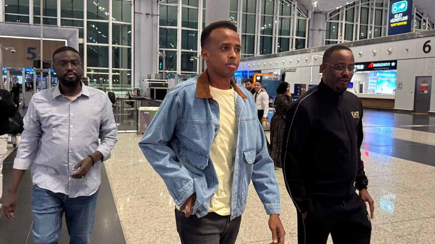 Somalili Hakem Artan, ABD'ye Giriş İzni Almadan Dönmek Zorunda Kaldı