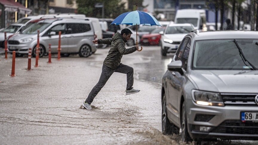 Erzurum'da Sağanak Yağışlar Hayatı Olumsuz Etkiledi