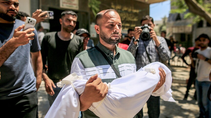 İsrail'in Gazze Saldırılarında İki Filistinli Hayatını Kaybetti