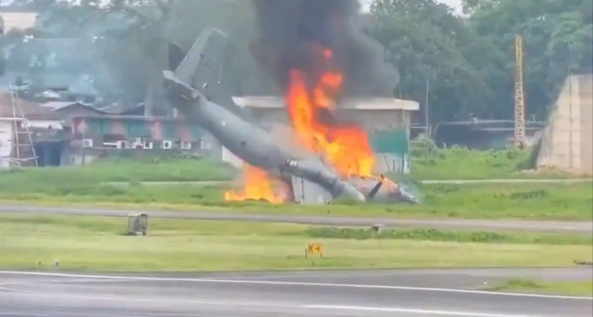 Hindistan'da AN-32 Nakliye Uçağı Düştü: 5 Asker Hayatını Kaybetti