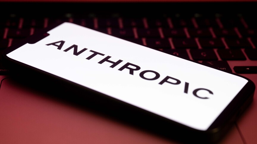 Anthropic, Yapay Zeka Kısıtlamalarını Kaldırmak İçin Görüşüyor