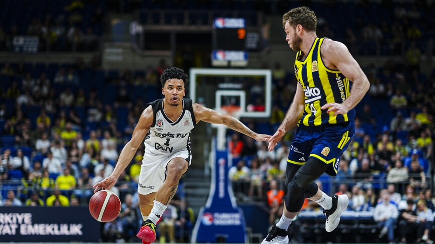 Basketbol Süper Ligi Finalinde Beşiktaş - Fenerbahçe Maçı Heyecanı