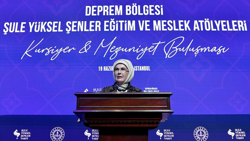 Emine Erdoğan'dan Depremzedelere Eğitim Desteği