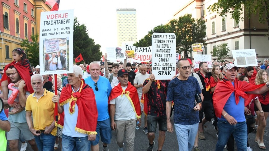 Zvernec'teki Turizm Projesi İçin Gösteriler 20. Gününde Sürüyor