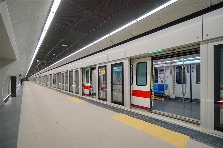 Halkalı-Arnavutköy Metrosu İlk Gününde 10 Bin Yolcu Taşıdı